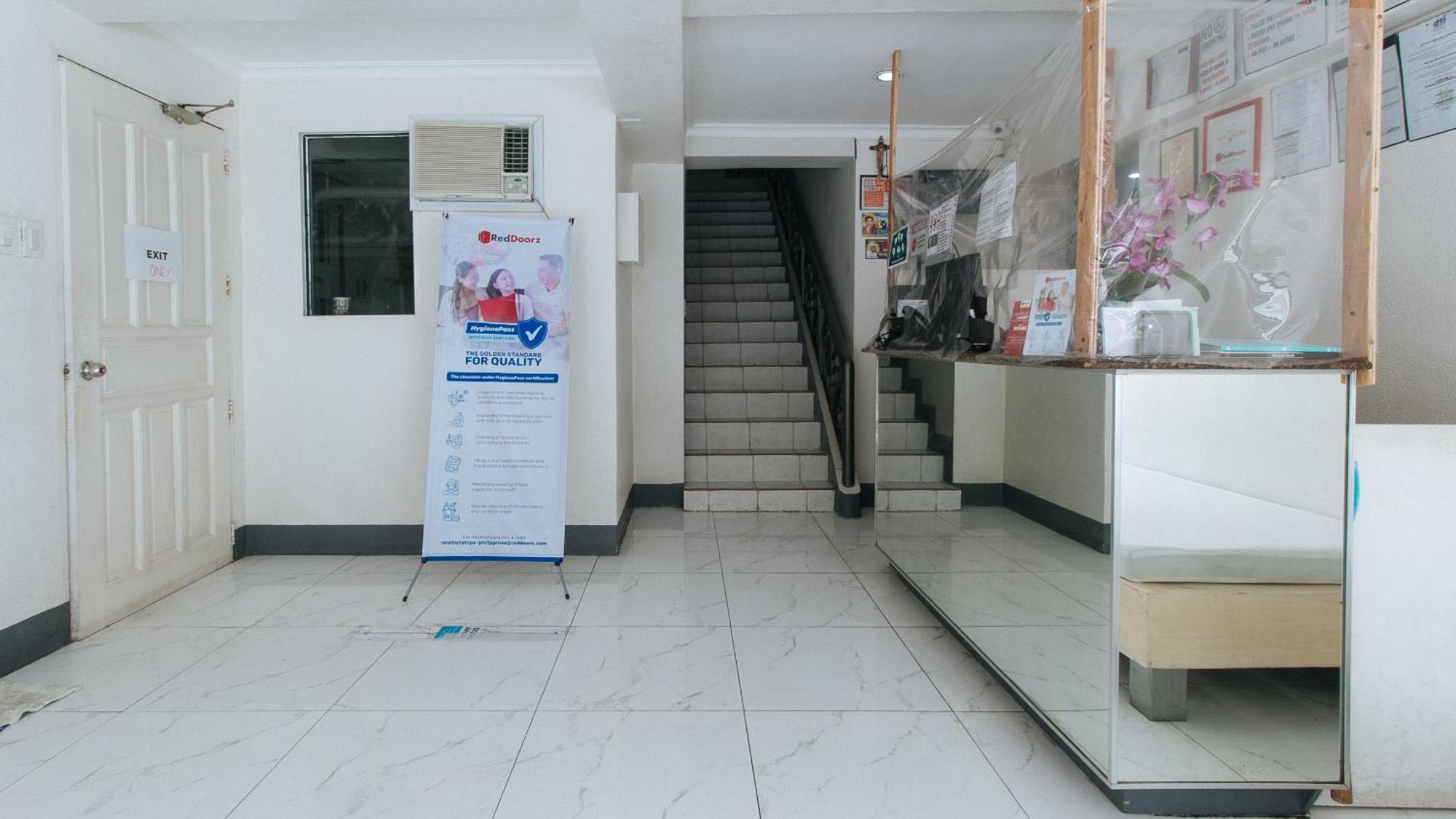 Reddoorz At Samat Mandaluyong Hotel Екстериор снимка